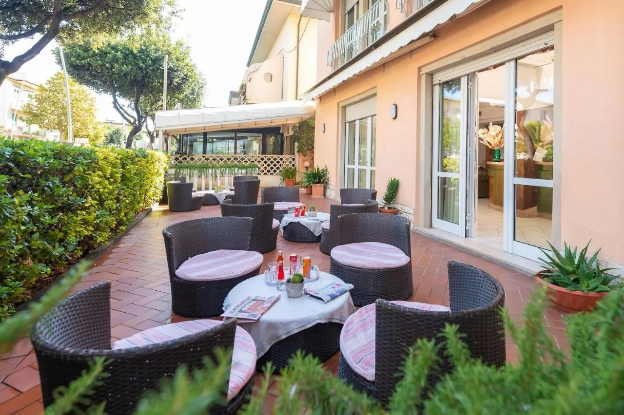 Hotel Sirena ليدو دي كامايوري